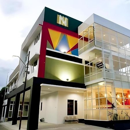 Guest House Nozz Semarang Exterior photo