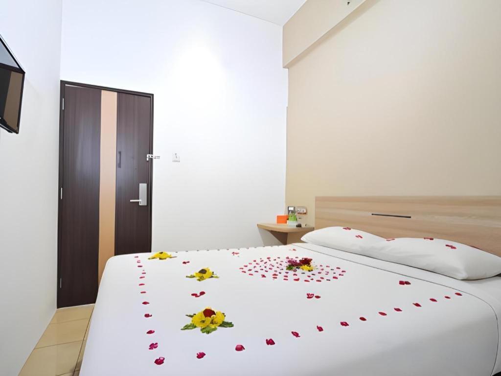 Guest House Nozz Semarang Exterior photo