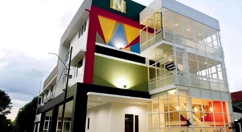 Guest House Nozz Semarang Exterior photo