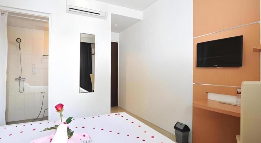 Guest House Nozz Semarang Exterior photo