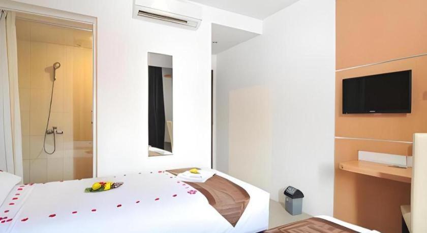 Guest House Nozz Semarang Exterior photo
