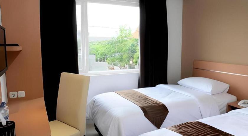 Guest House Nozz Semarang Exterior photo