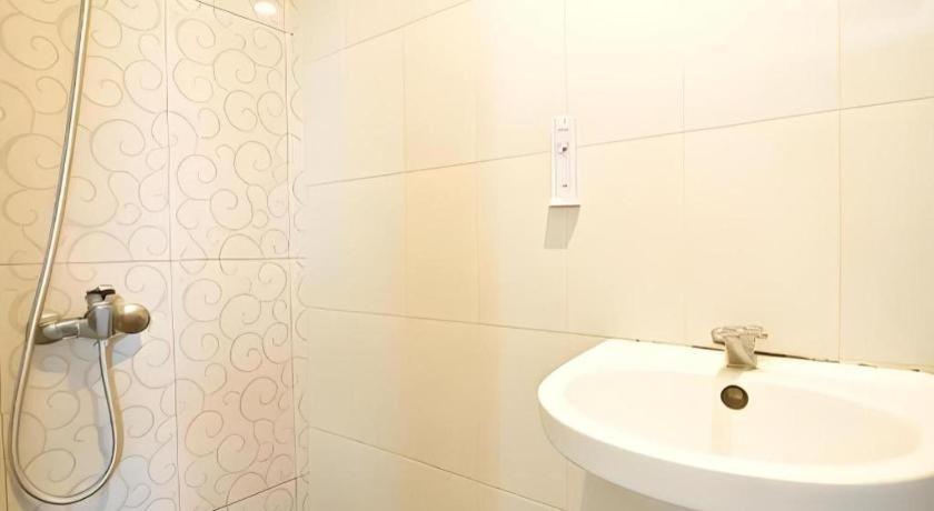 Guest House Nozz Semarang Exterior photo