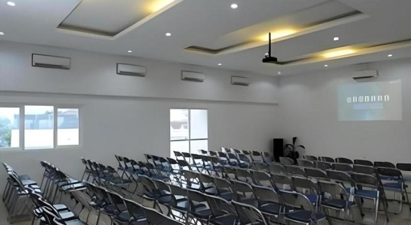 Guest House Nozz Semarang Exterior photo