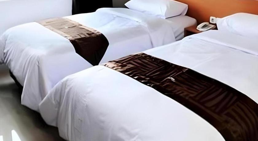Guest House Nozz Semarang Exterior photo