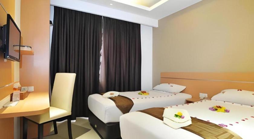 Guest House Nozz Semarang Exterior photo